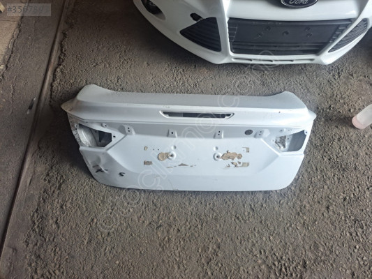 2011 2014 ford focus arka bagaj kapagi