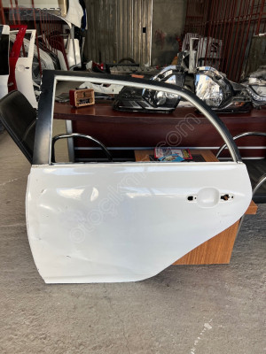 2008 2012 Toyota corolla arka sol kapı