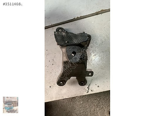 8K0199388 audi a4 a5 passat b8 sağ motor kulağı