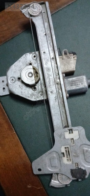 Citroen C4 arka sağ cam krikosu 9647444280