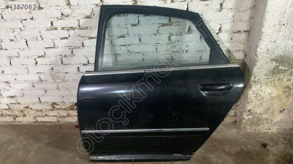 AUDİ A8 SOL ARKA KAPI