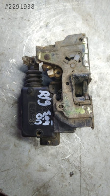 Renault 19 R19 Sağ ön kapı kilidi çıkma