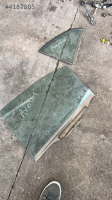 Toyota Avensis Kapı Kelebek Camı