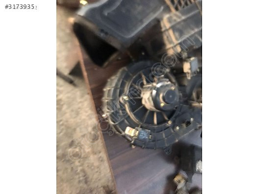 2.9 CARNİVAL KALORİFER MOTOR ARKA BAGAJDAKİ