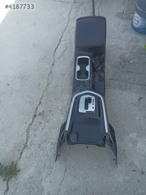 NİSSAN NAVARA ORTA KONSOL