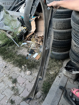 Kedi cam önü izgarası