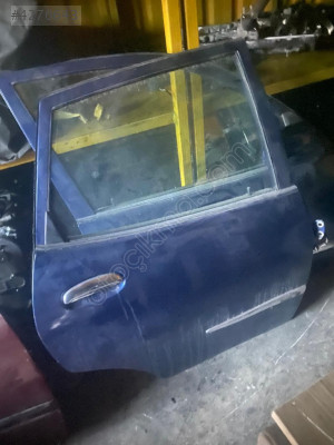 Daihatsu Sirion sağ arka kapı çıkma