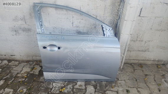 Renault Megane 4 sağ ön kapı çıkma orjinal