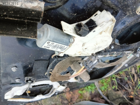 Renault Megane 3 sağ arka kapı cam motoru