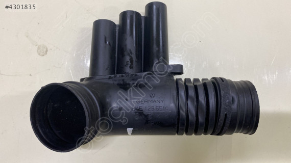 04E129651C HAVA FİLTRE HORTUMU 1.2 1.4 TSI MOTOR A3 LEON GOLF