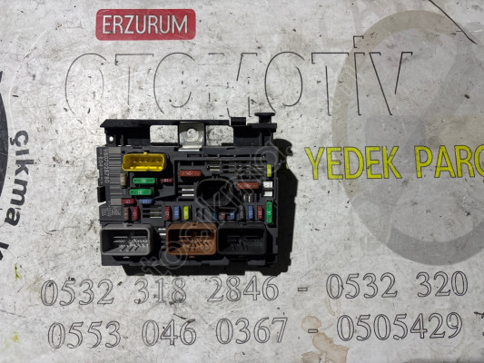 9807028780 / R04 Berlingo Sigorta Kutusu Orjinal Çıkma