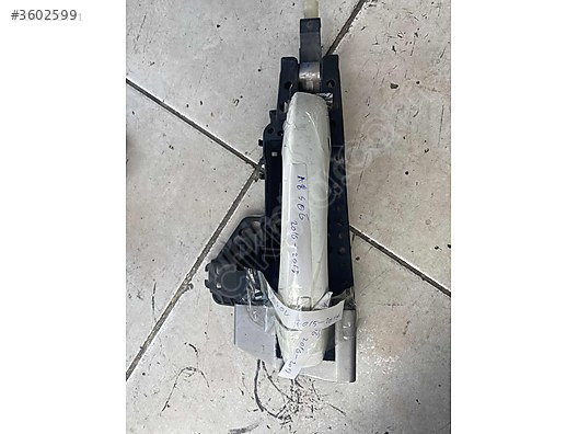 AUDİ A6 KAPI AÇMA KOLU VE MEKANİZMASI