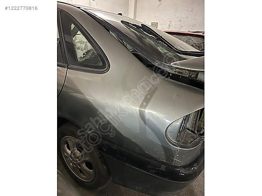 RENAULT LAGUNA 1 ÇIKMA KESME SOL ARKA ÇAMURLUK