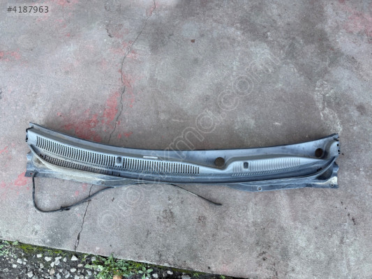 HYUNDAİ ACCENT ERA ÖN CAM IZGARASI