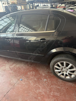 OPEL ASTRA ÇIKMA KAPI SEDAN
