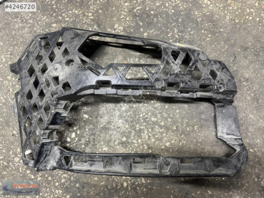 PASSAT B8 RLİNE SAĞ TAMPON İÇ BRAKETİ 3G0807178C