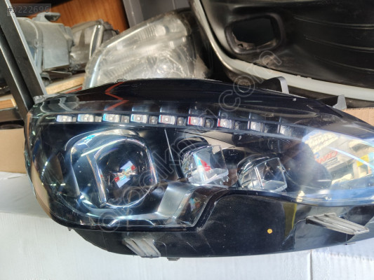 Peugeot 308 sağ ön far ful mercek