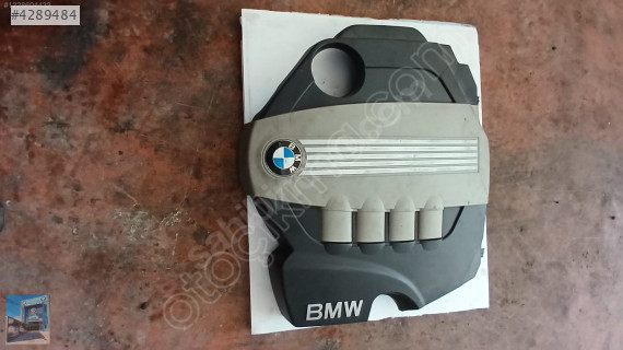 turkuaz bmw e90 akustik kapak motor üst plastik kapağı