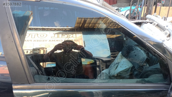alfa romeo 156 sağ ön kapı camı