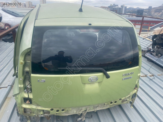 Daihatsu Sirion Arka Bağaj Kapağı Çıkma Orjinal