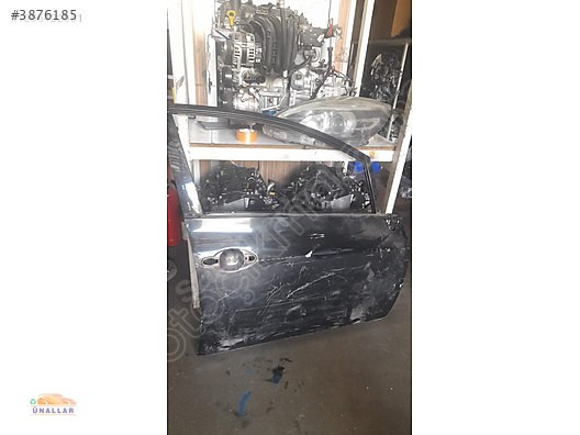 Ünallar'da Toyota Auris Sağ Ön Kapı Oto Çıkma Yedek Parça