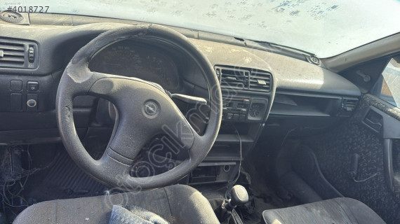 93 Opel Vectra Göğüslük