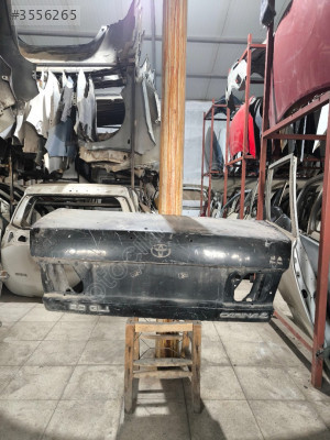 TOYOTA CARİNA BAGAJ KAPAĞI 1996-1998 ÇIKMA PARÇA ORJİNAL