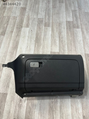 VOLKSWAGEN GOLF 5 TORPİDO ÇEKMECESİ 1K1857290 ÇIKMA