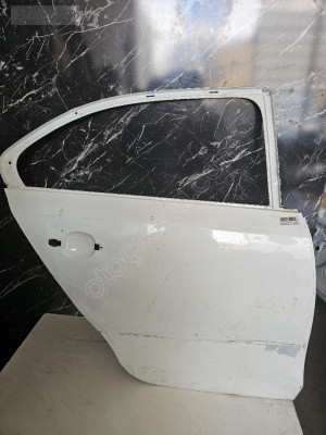VOLKSWAGEN JETTA SAĞ ARKA KAPI 5C6833056