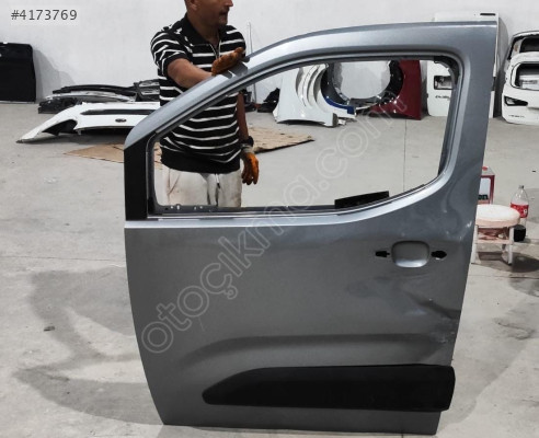 PEUGEOT RİFTER GRİ SOL ÖN KAPI ORJINAL LOKALLIK