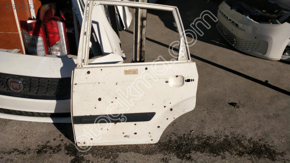 FORD FİESTA 2/7 SOL ARKA KAPI