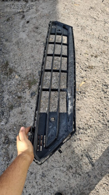 2018-25 VOLVO XC60 ÖN TAMPON IZGARASI ÇIKMA ORJİNAL