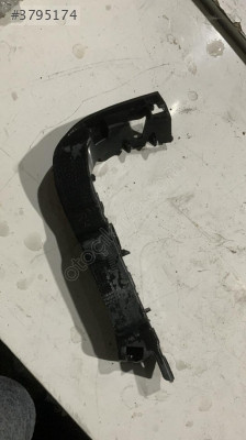 AUDİ A3 SEDAN ÖN TAMPON SAĞ BRAKETİ 8V5807184