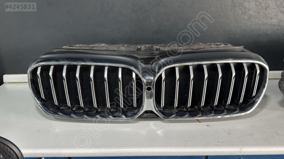 BMW 5 SERİ G30 LCİ ÖN PANJURMASKE