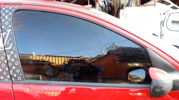 peugeot 206 sağ ön kapı camı