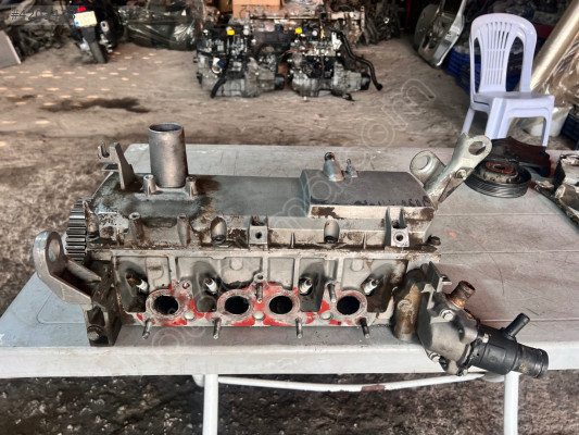 DACİA LOGAN 1.4 BENZİN KAPAK SİLİNDİR KAPAĞI VE EKSANTİRİK MİLİ