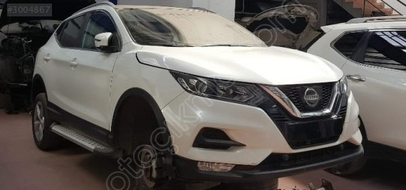 Nissan Qashqai J11 Sağ Ön Çamurluk ve Parçaları - Miloto