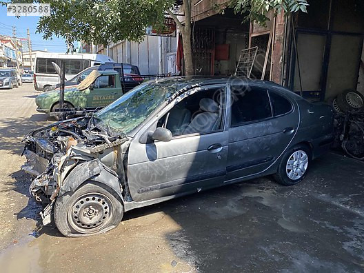 RENAULT MEGANE 1 SAĞ ÖN KAPI