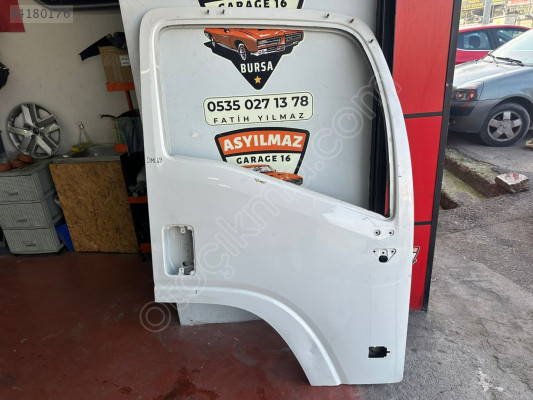 ISUZU NPR SAĞ ÖN KAPI ORJİNAL