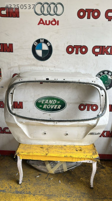 FORD FİESTA BAGAJ KAPAĞI