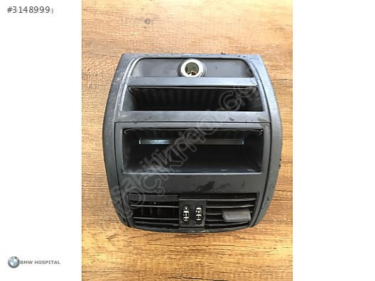 BMW F10 5 SERİSİ ARKA UFLEME KONSOL ÇAKMAKLIK