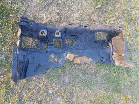 AUDI A4 2016 2020 MOTOR BÖLMESİ YALITIMI 8W1863947K