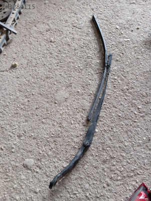 Mercedes W176.Ön cam silecek kolu 1768200044
