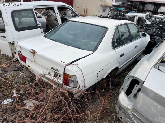 BMW 320İ ÇIKMA PARÇALAR