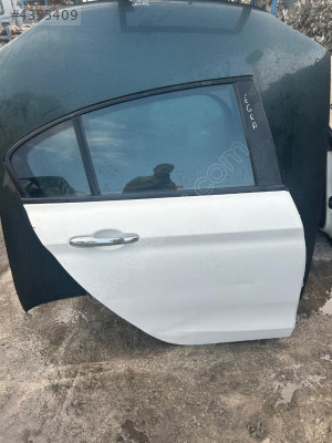 FİAT EGEA SAĞ ARKA KAPI ORJİNAL ÇIKMA PARÇA