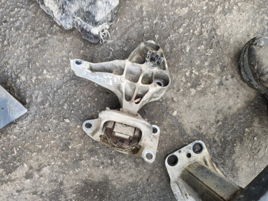 RENAULT FLUENCE 1.5 MOTOR KULAĞI OTO FEDAİ