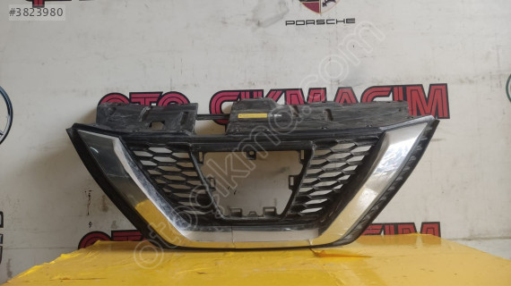 Nissan Qashqai İçin Ön Panjur - Oto Çıkma Parçaları