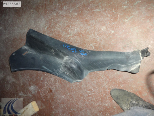 MAZDA 3 2004 ÇIKMA SOL ARKA ALT DİREK PLASTİĞİ