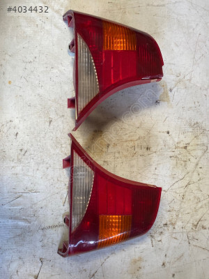 2003 FORD FOCUS SAĞ SOL STOP LAMBASI