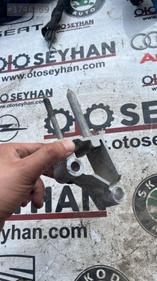 1K1857022D golf 5 6 jetta b6 b7 sağ göğüs demiri bağlantı braketi